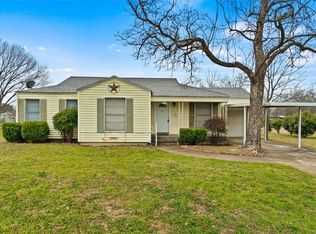 3223 Meadow Oaks Dr, Haltom City, TX