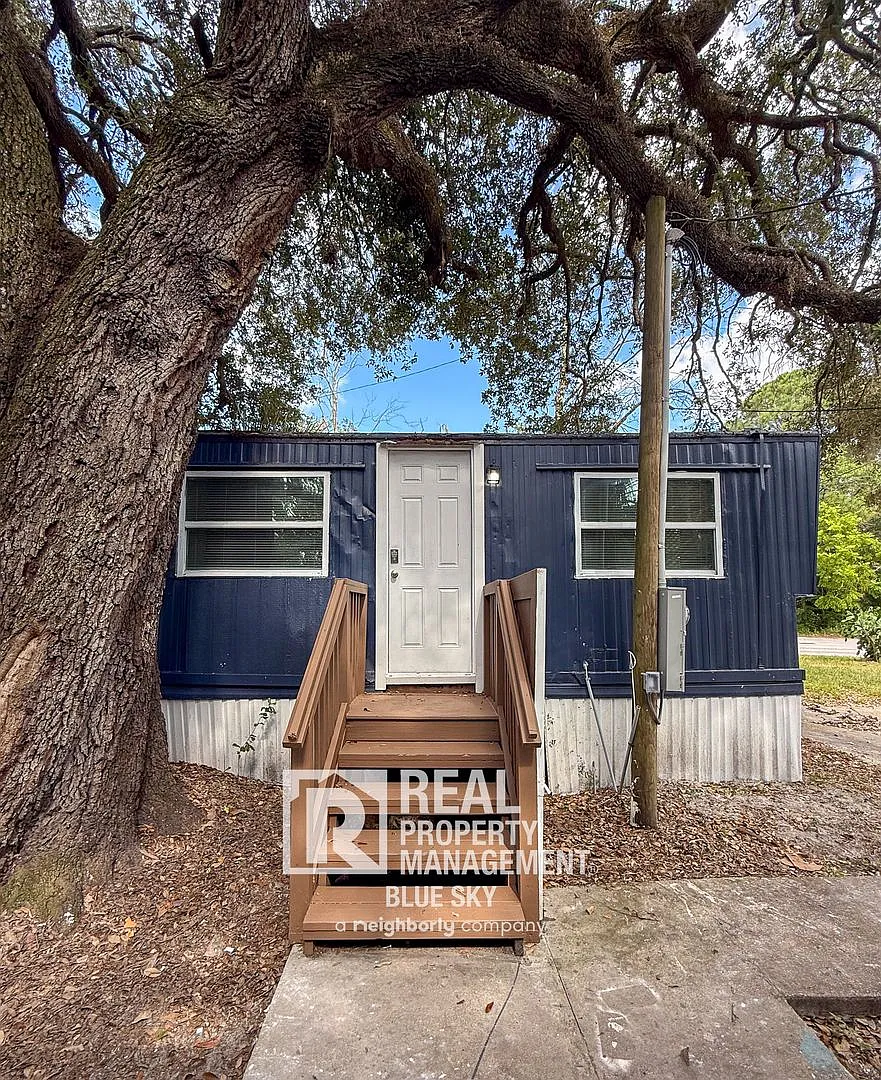 2 bed, 1.0 bath, 528 sqft, $1,100 — Photo 1