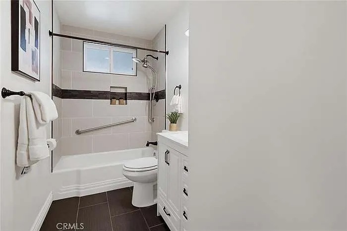 14611 Ermita Ave — Photo 15