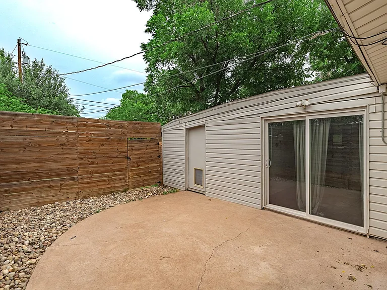 3042 S 28th St — Photo 26