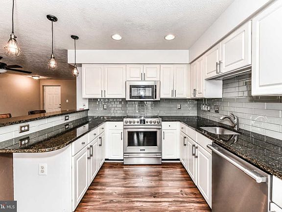 4th image of 625 Admiral Dr Unit 306