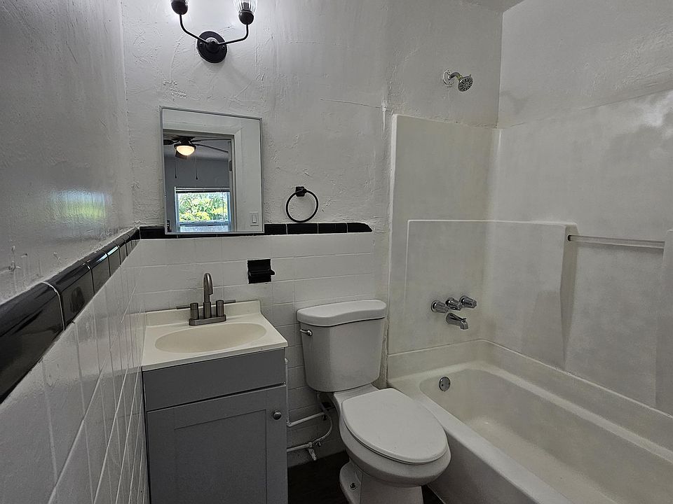 2nd image of 2996 Francis Ave #4
