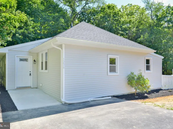 1236 Royal Ave, Franklinville, NJ 08322