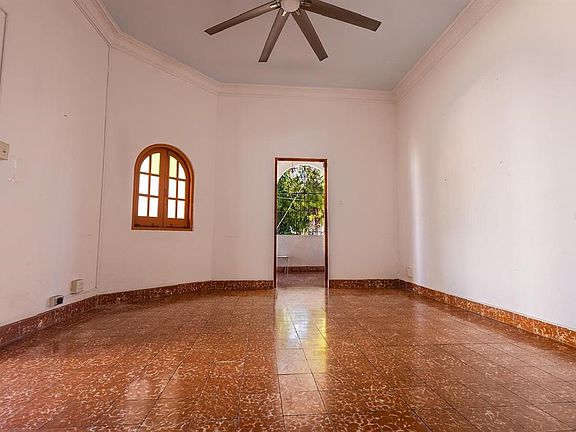 2nd image of 70 Calle DEL BOSQUE