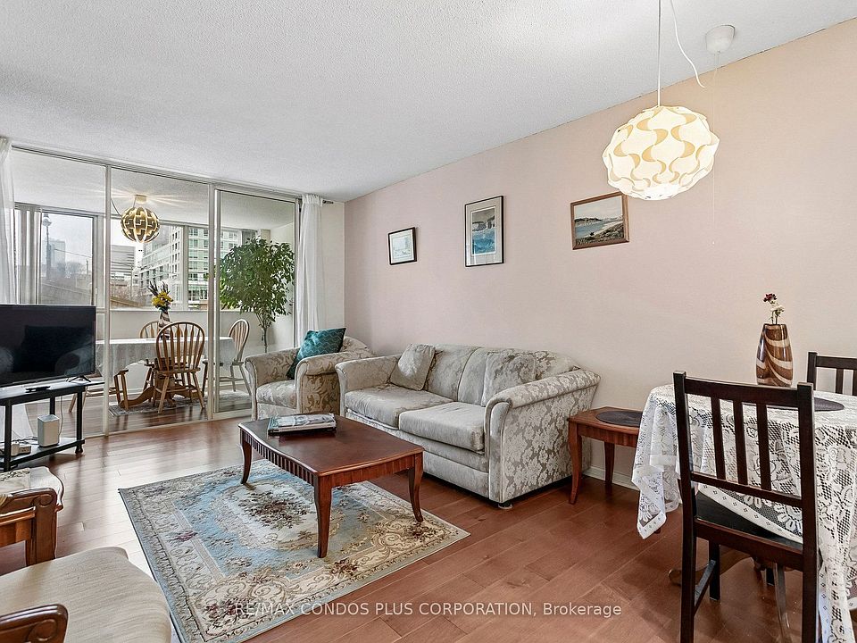 1st image of 15 Maitland Pl #204