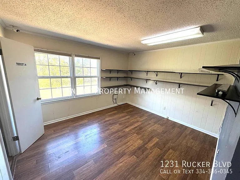 1231 Rucker Blvd — Photo 8