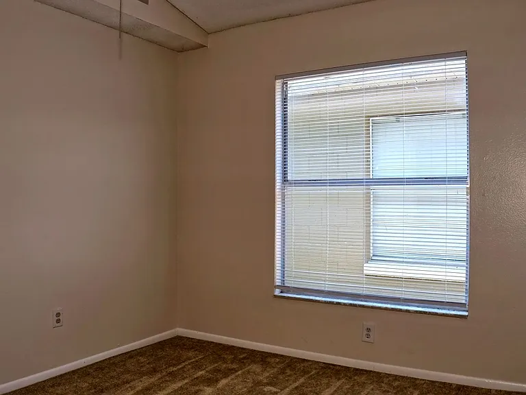 551 Carambola Ave — Photo 9