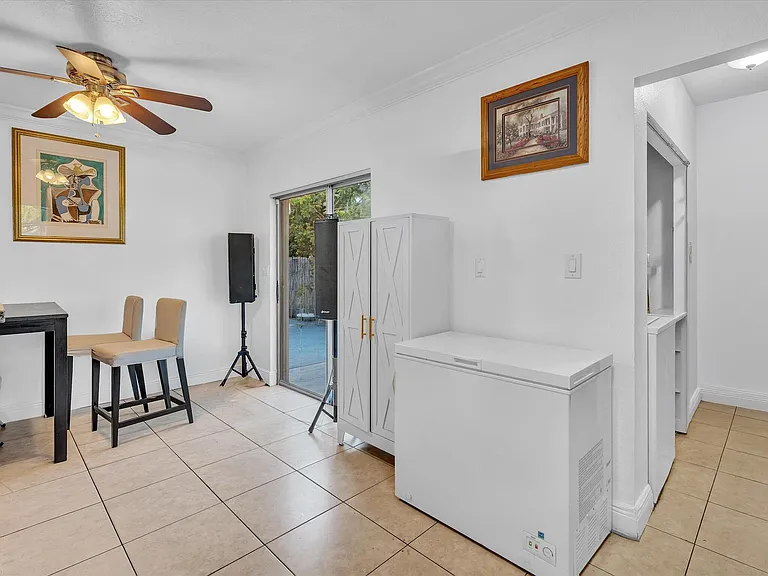 700 SW 5th Ct — Photo 17