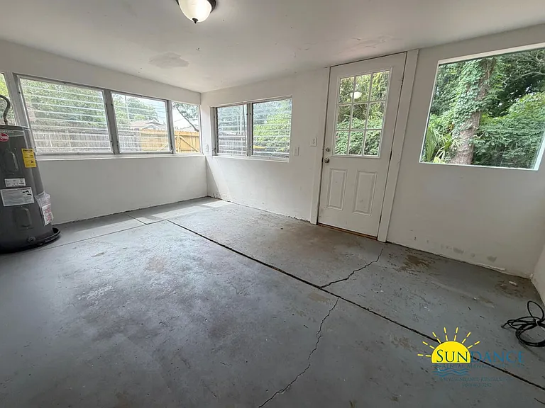 255 Brooks St — Photo 15