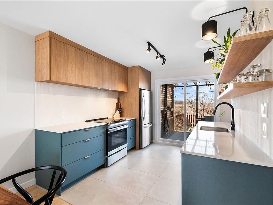 1st image of 566 Rue Bourguignon