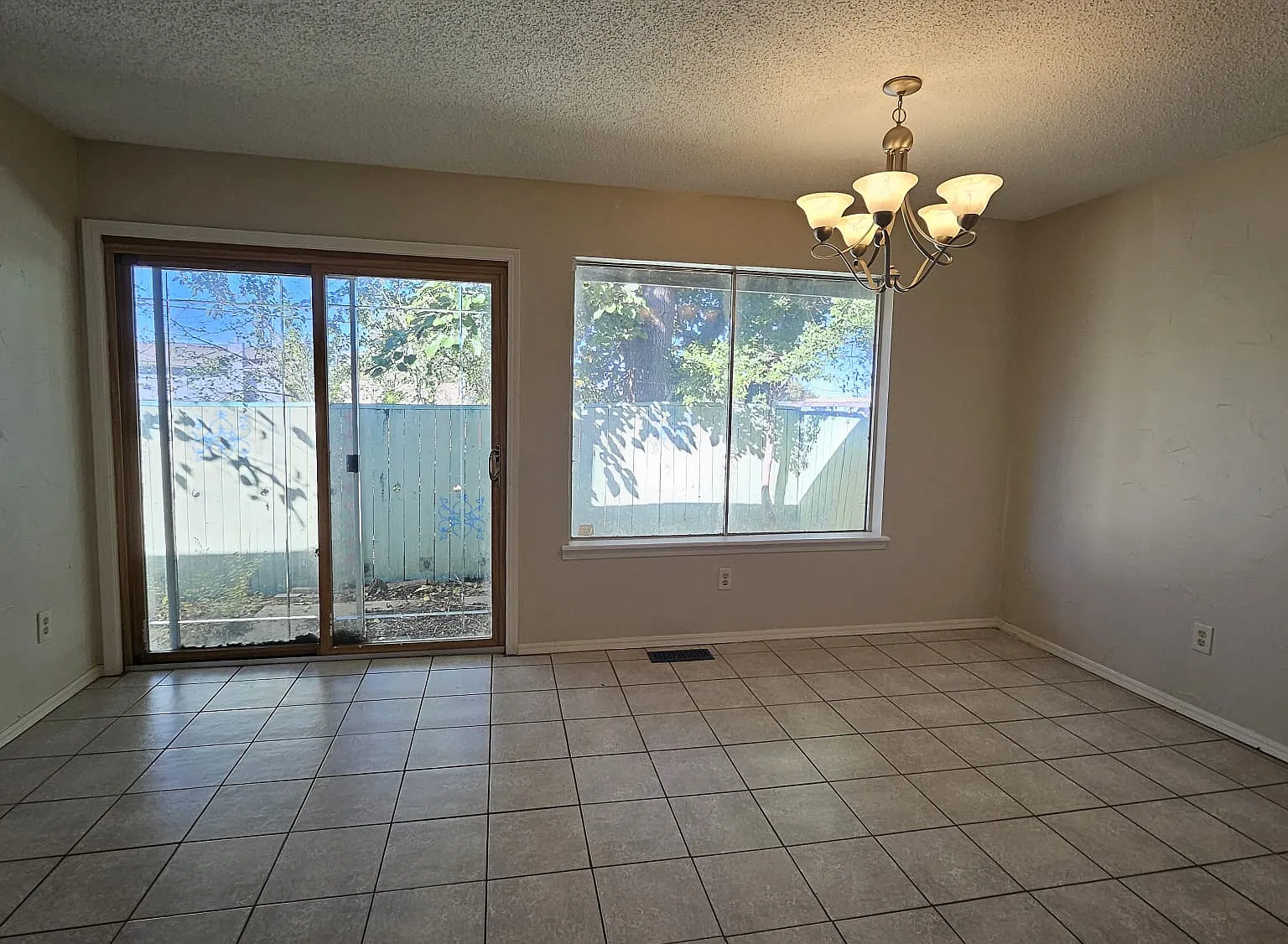 3 bed, 1485 sqft, $1,650 — Photo 4