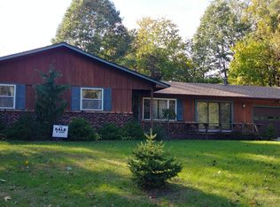 9843 Danell Dr, Pinckney, MI