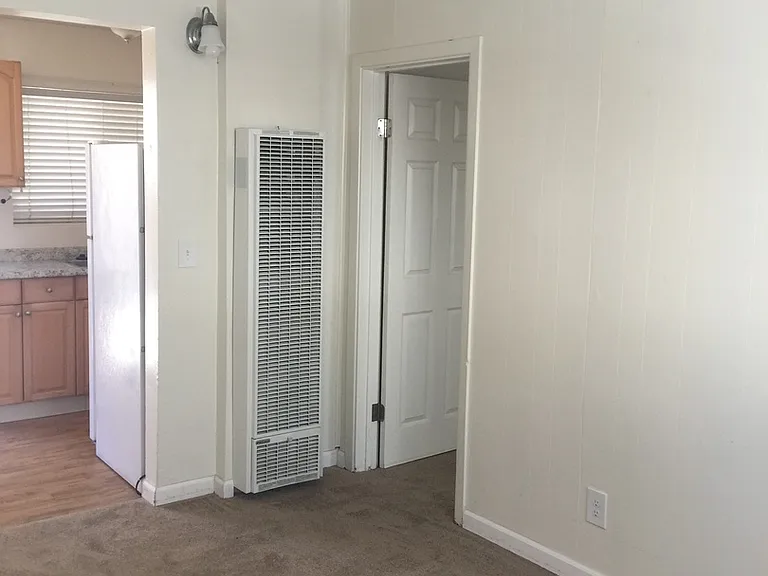 1 Bedroom on Ingraham Street blocks from the beach in Pacific Beach! — Photo 4