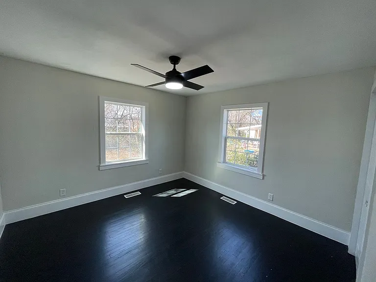 428 W Broadmoor St — Photo 12