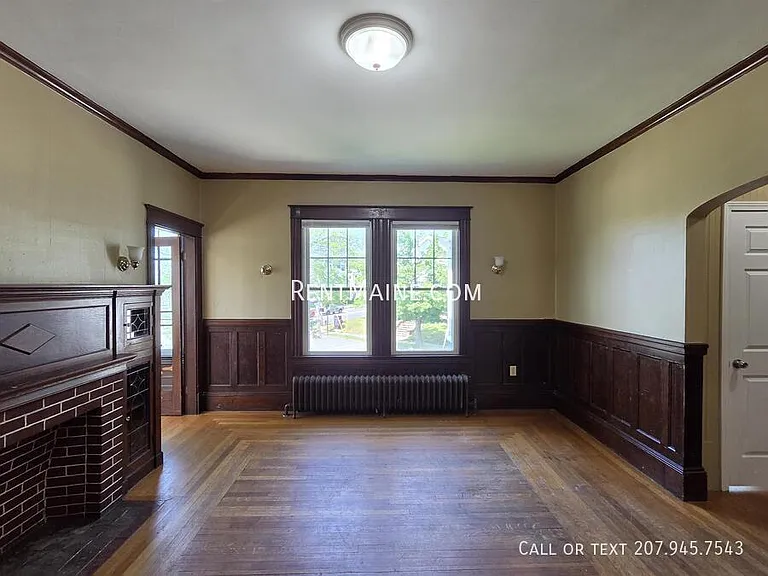 7 Central Ave — Photo 2