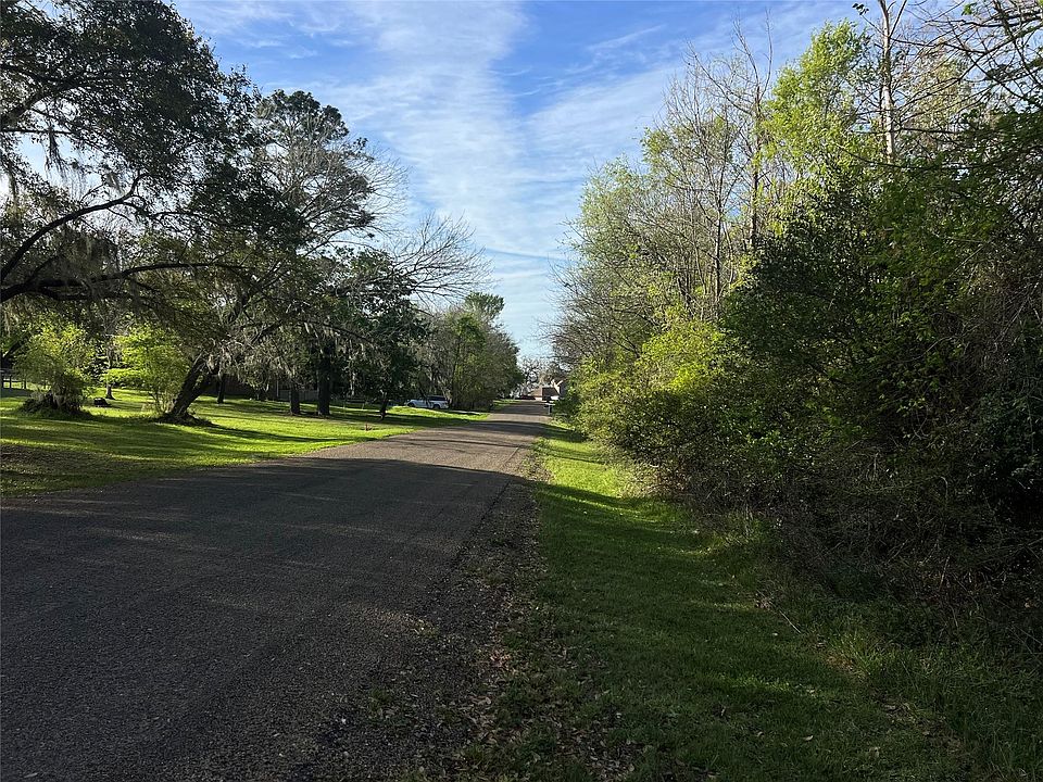 1st image of Idlewild Dr