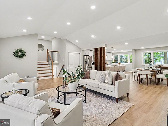 3rd image of 7804 Louise Ln