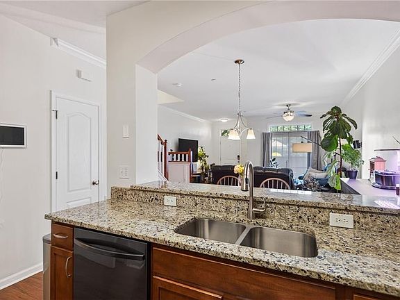 3rd image of 1105 Rivers Arch