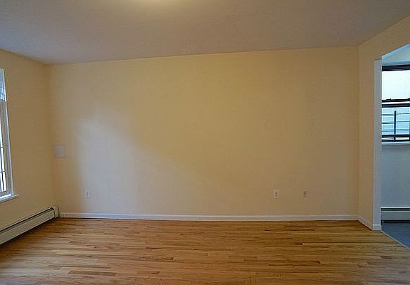 5th image of 850 Franklin Ave APT 3B