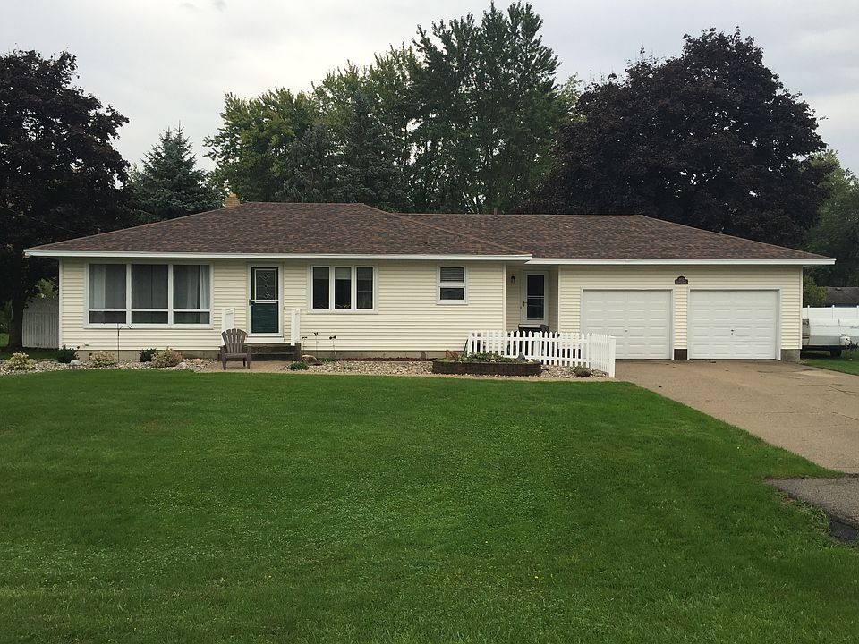1st image of 1182 Oakwood Dr