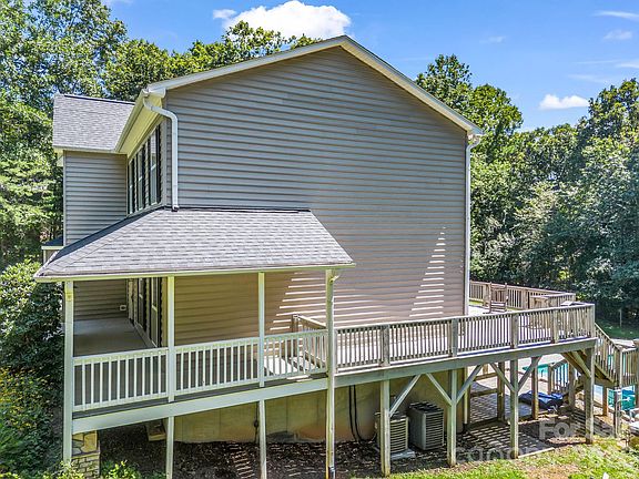 5th image of 69 Ivy Ln