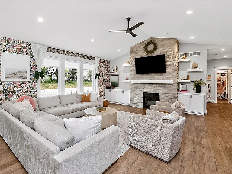 14301 Sheridan Ave — Photo 20
