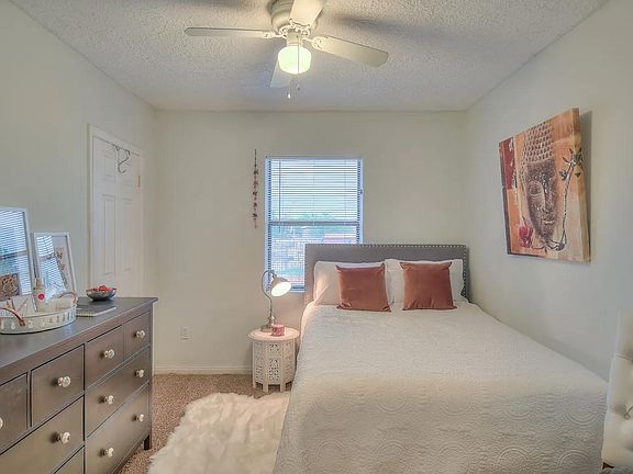 4th image of 2421 Consuelo Ln NW