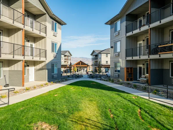 The Landing at Saddlerock