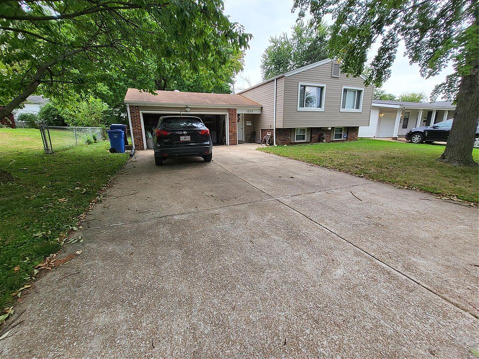 1st image of 1315 Bluefield Dr