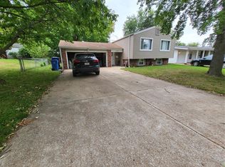 1315 Bluefield Dr, Florissant, MO 63033