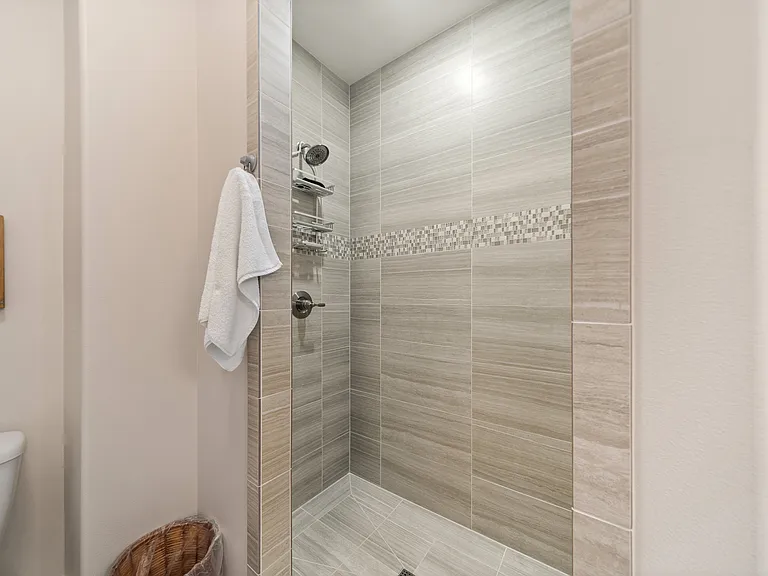 17322 NE 19th Dr — Photo 15