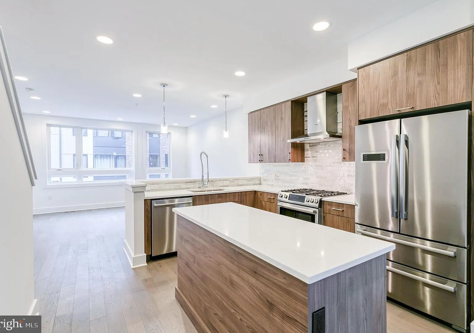 Northern Liberties Townhome with Parking — Photo 1