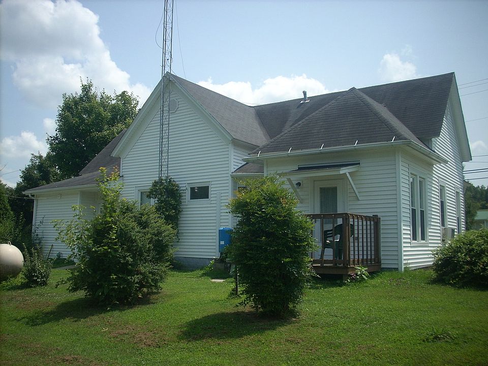 2nd image of 1015 Main St