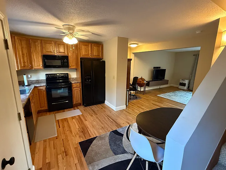25 Apple Ln #B — Photo 2