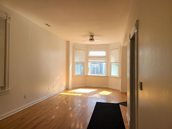 5th image of 1838 W Melrose St