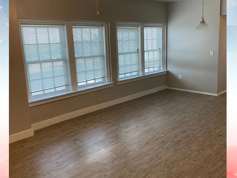 Laguna Lofts — Photo 18