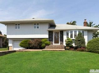 5 Macarthur Ave, Plainview, NY 11803