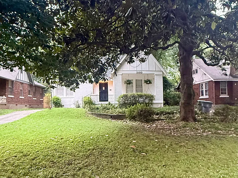 2100 University Cir — Photo 2