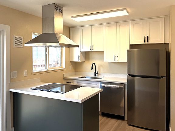 4th image of 7442 N Macrum Ave