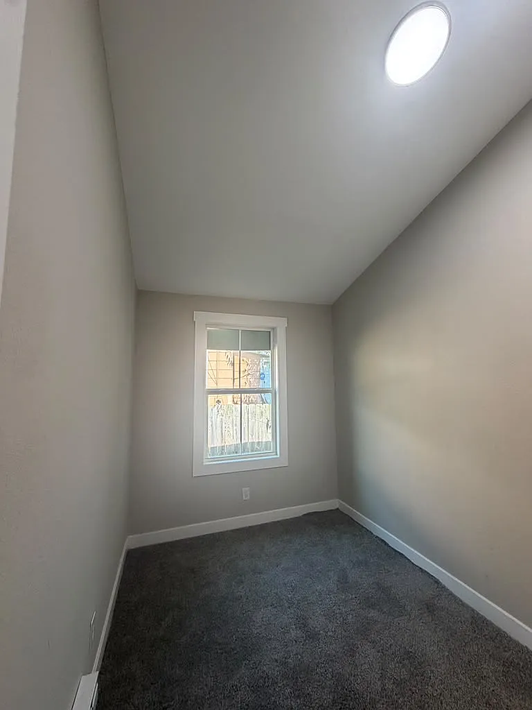 3 bed, $1,600 — Photo 3