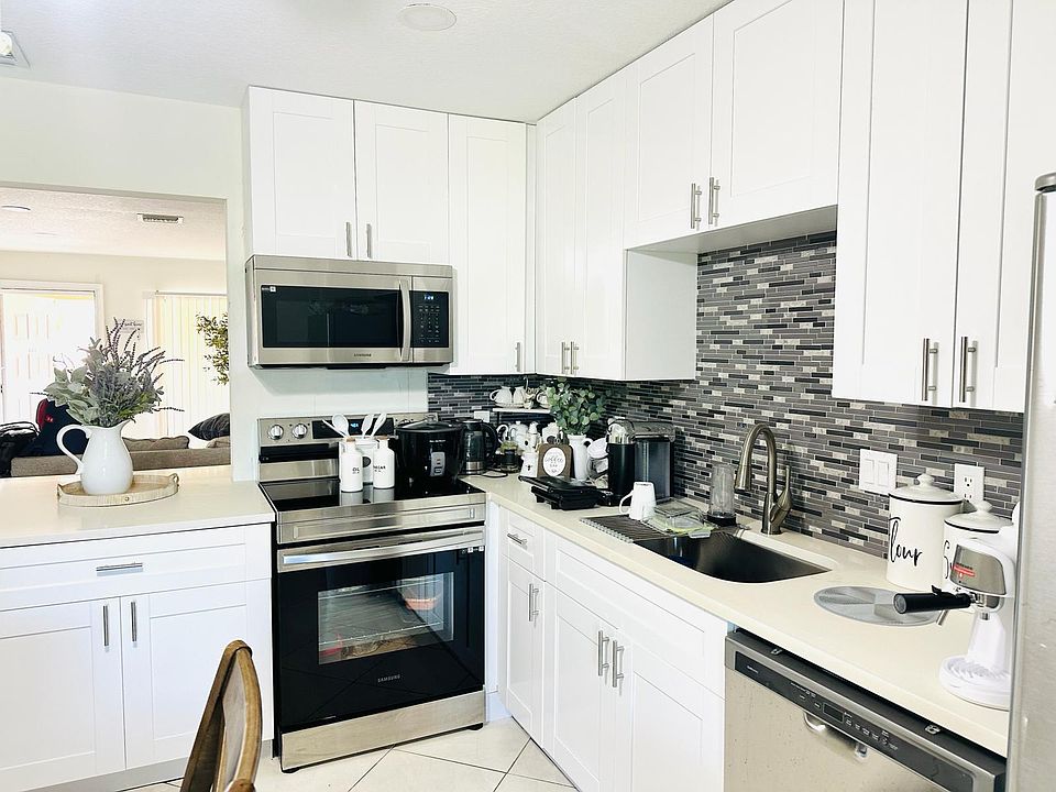 1st image of 5983 Forest Hill Boulevard #202