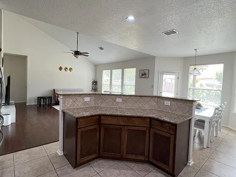 6339 Palmetto Way — Photo 9