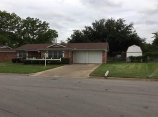 1157 Valley View Ct, Hurst, TX 76053