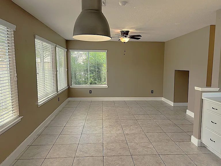 6819 Kingwood Glen Dr — Photo 12