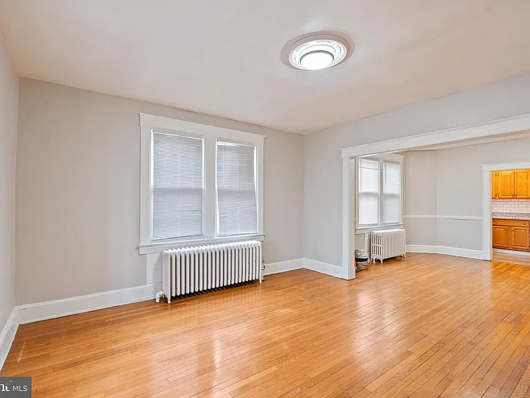 639 Plymouth Rd — Photo 3