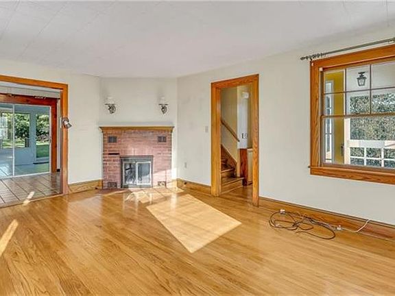 2nd image of 3 Hillcrest Ave