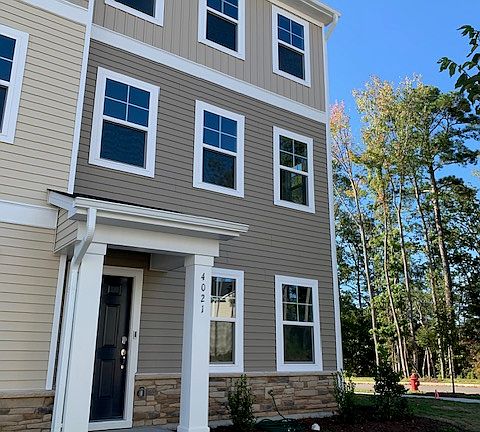 3rd image of 4021 Silver Oak Ln