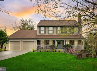5 Carnation Ct, Mount Laurel, NJ 08054