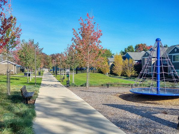 213 NE Conifer Blvd #115E