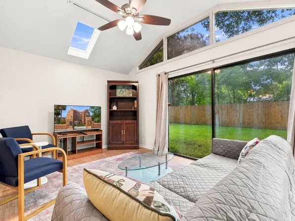 922 NW 10th Ave #Id1643149p, Gainesville, FL 32601